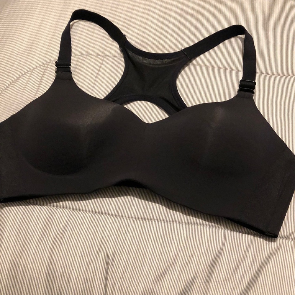 NWOT AVIA BRA. SIZE M (A- C )